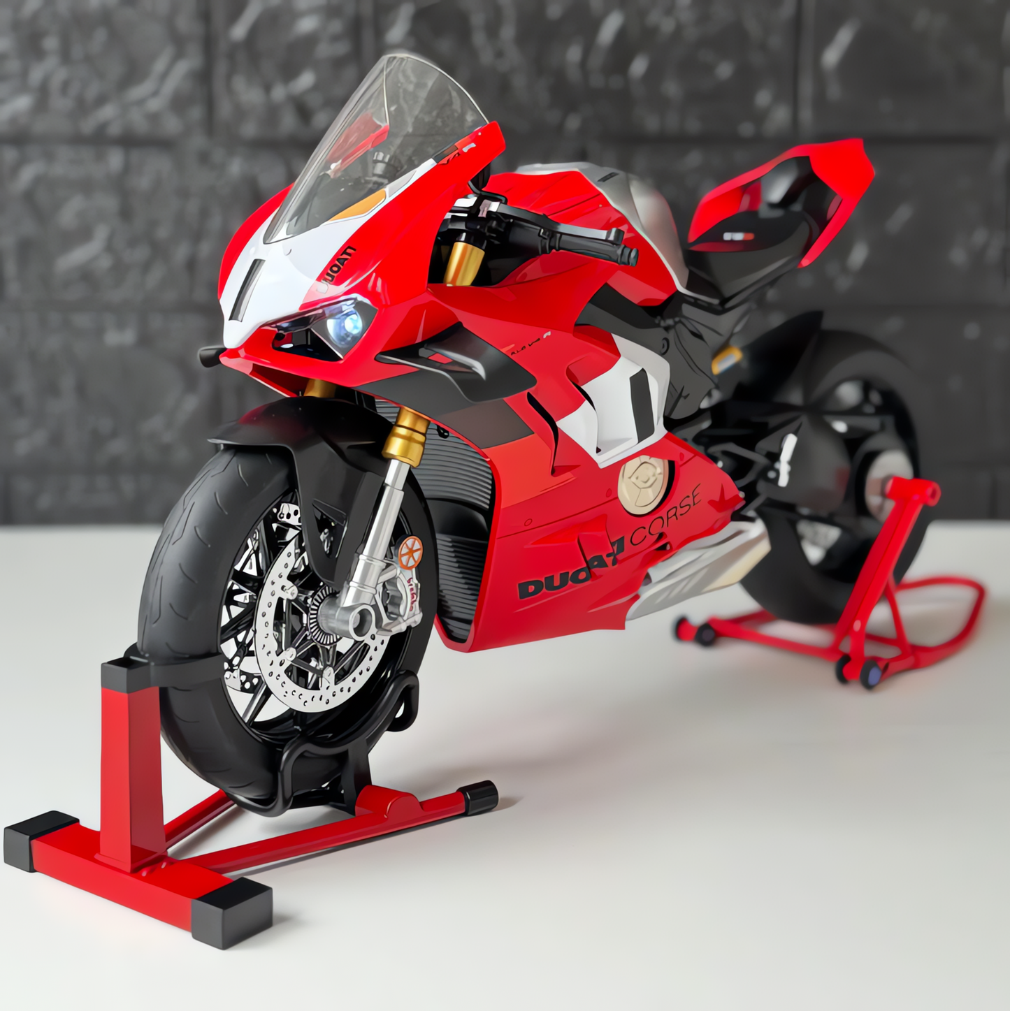 1:6 Ducadi V4s